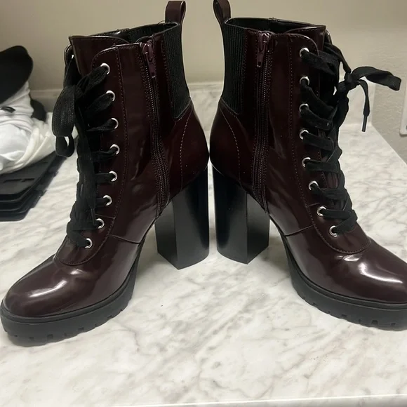 Steve Madden Latch boots size 9 Women's Burgundy in Color Lace Up Combat chunky - Picture 8 of 8